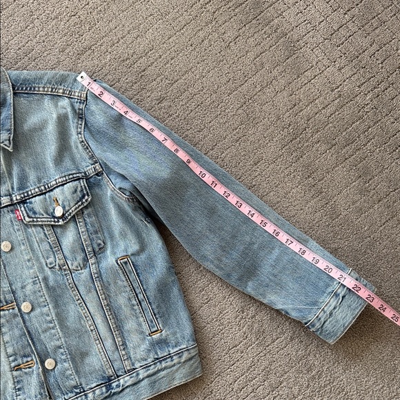 Levi's Classic Blue Denim Jacket - Picture 10 of 10